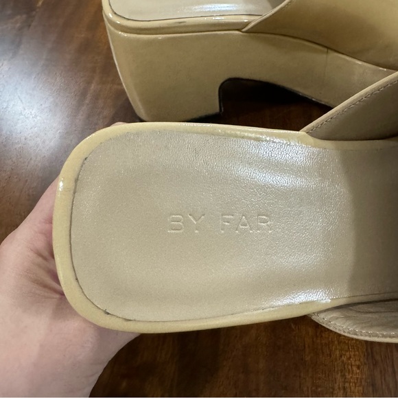 BY FAR Leroy Kraft Patent Leather Platform Slide Sandals Size EU 38 - Picture 5 of 10